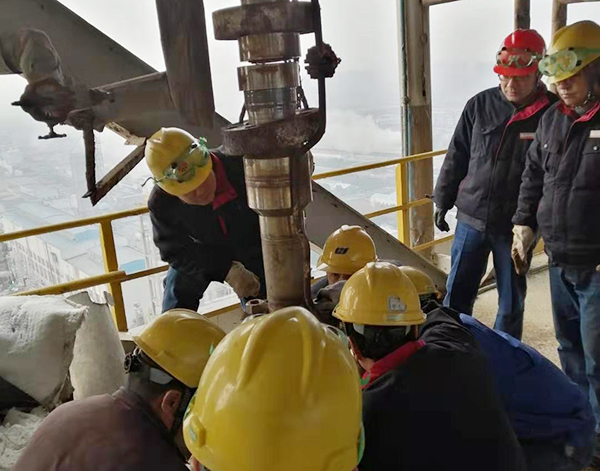 1579698841333476.jpeg 麓戰(zhàn)年關(guān) 團結(jié)一心保尿素生產(chǎn) (1).jpg