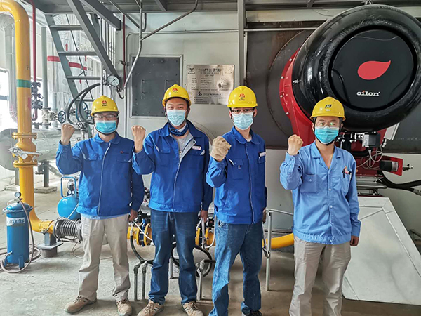 1590472304241725.jpeg 參與開(kāi)工鍋爐點(diǎn)火的部分員工.jpg