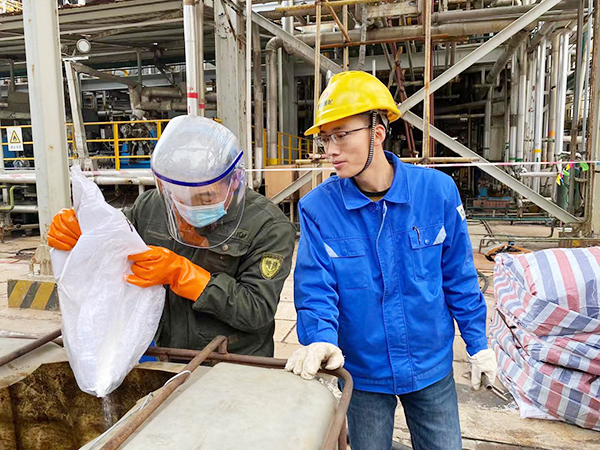 1605849719340253.jpeg 尿素CO2冷卻器化學(xué)清洗正式開始.jpg