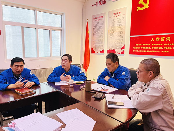 1619426060593822.jpeg 學(xué)習(xí)身邊榜樣2.jpg