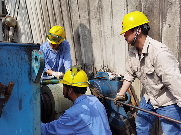 1620805702542479.jpeg 與搶修賽跑的檢修人.jpg