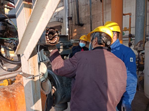 1673221810786723.jpeg 現(xiàn)場查看電機.jpg