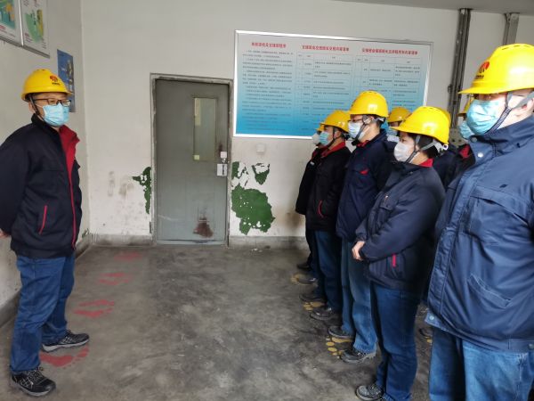 1674788574244438.jpeg 互幫互助堅(jiān)守崗位,接班會(huì).jpg