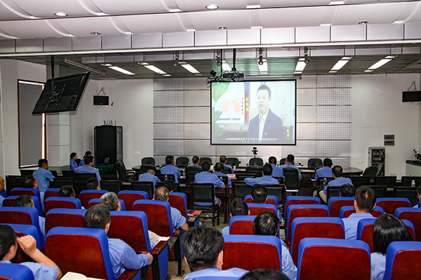 1677555917968142.jpeg 1-20220802公司紀(jì)委組織觀看《背離初心的國企“蛀蟲”》警示教育片2(副圖).jpg