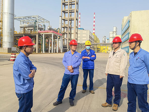 1681943878634353.jpeg 4月19日上午,公司總工程師馬軍忙深入生產現(xiàn)場開展安全檢查 600.jpg