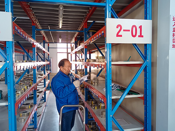 1683777739914043.jpeg 認(rèn)真驗(yàn)貨.jpg