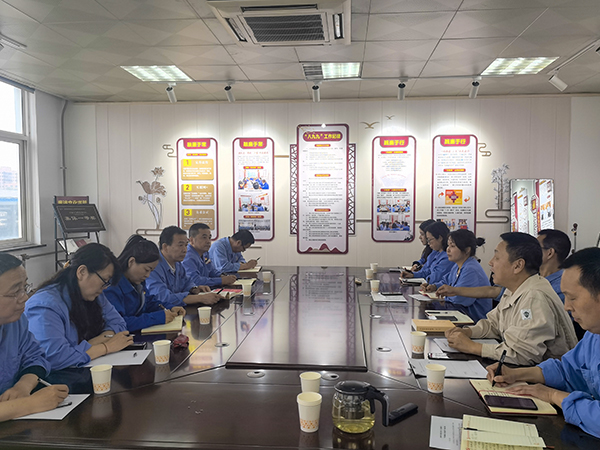 5月23日，法審、實(shí)業(yè)黨支部結(jié)對(duì)開(kāi)展“學(xué)思鑄魂 共促共建”主題黨日活動(dòng) (2).jpg