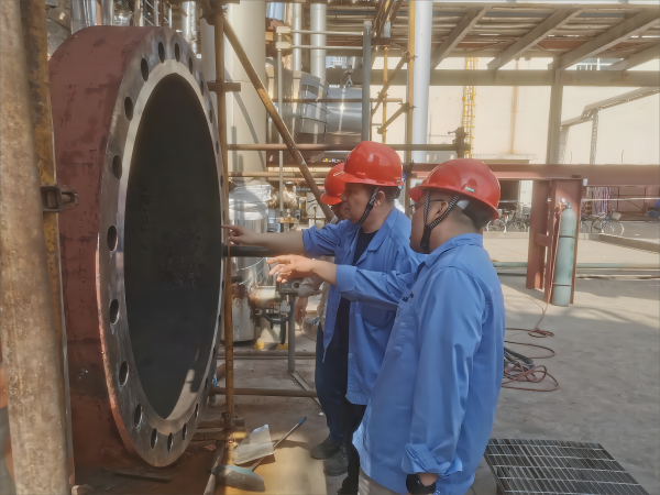 1685067827573907.png 雙甲氣化換熱器檢修工作圓滿結(jié)束-生產(chǎn)部部長深入705檢修現(xiàn)場檢查指導(dǎo)工作1(1)(1).png