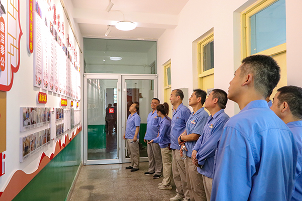 1689646008224027.jpeg 4現(xiàn)場觀摩-塑業(yè)公司 600.jpg