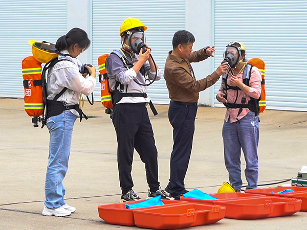 1695209913596888.jpeg 9月17日化工總控工應(yīng)急救援現(xiàn)場 600.jpg