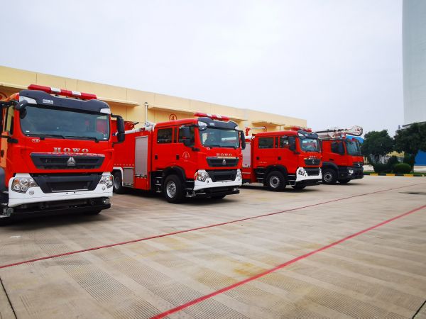 1697680592251204.jpeg 消防車輛備勤.jpg