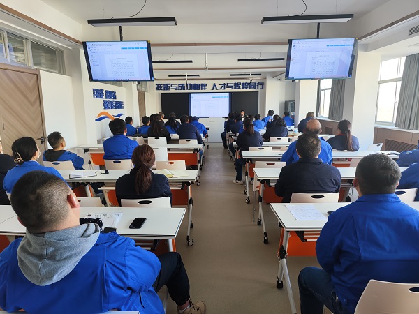 1702010544728119.jpeg 12月6日法律審計(jì)部聯(lián)合計(jì)控電儀部在職工教育培訓(xùn)中心錄播室進(jìn)行合同及法務(wù)管理系統(tǒng)上線培訓(xùn)會(huì).jpg