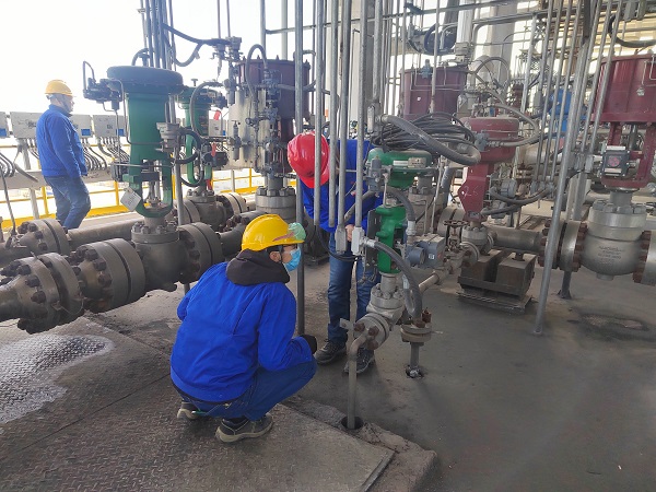 1702276052763315.jpeg 電儀分部員工對以前排查過的區(qū)域進行復(fù)查.jpg