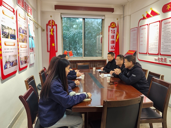 1705472462274694.jpeg 1月16日中國(guó)電信股份有限公司渭南分公司法務(wù)部人員在法律審計(jì)部會(huì)議室交流座談.jpg