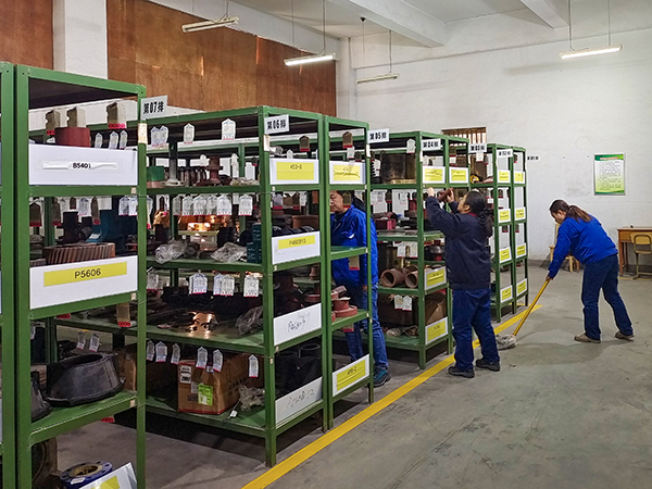 1706524064128439.jpeg 采供部人員清理整改庫(kù)房.jpg