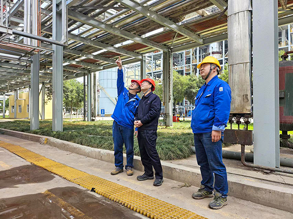 1712828951864708.jpeg 4月10日總工程師馬軍忙深入生產(chǎn)現(xiàn)場(chǎng)安全檢查紀(jì)實(shí)2.jpg