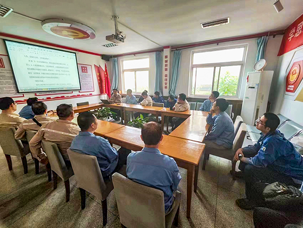 1714285868742526.jpeg 4月份車間組織的事故桌面演練.jpg