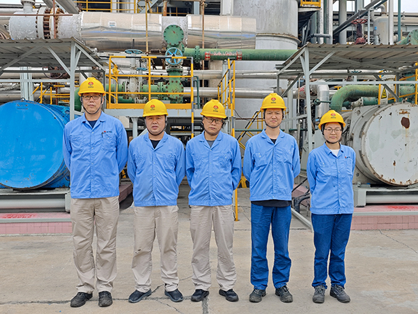 1722210959717139.jpeg 考試結(jié)束氣化現(xiàn)場(chǎng)參考人員合影.jpg