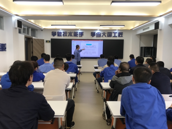 1729643187883132.jpeg 馬少龍正在講解應(yīng)急處置要點(diǎn)2.jpg