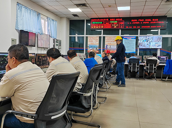 111744357086395816.jpg 3號(hào)鍋爐順利退出蒸汽管網(wǎng).jpg