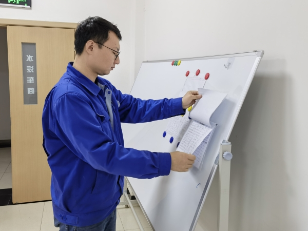 221745304263769105.jpg 職工查看自主培訓(xùn)得分情況.jpg