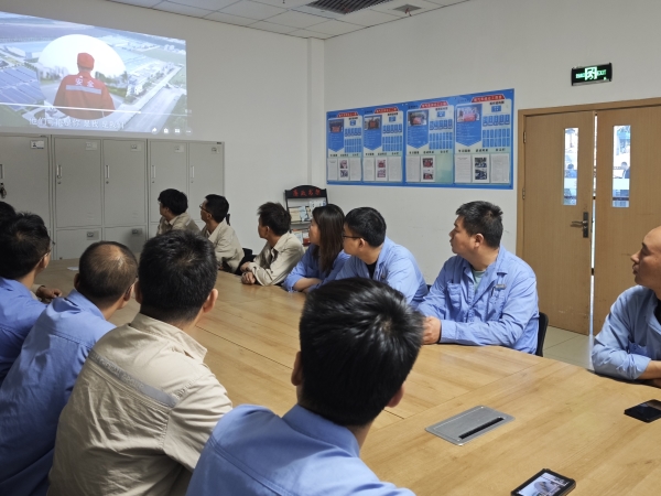 圖3：2025年6月，班組利用班前會學習安全教育警示視頻.jpg