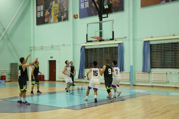 281756342565242942.jpg 球員投球.jpg